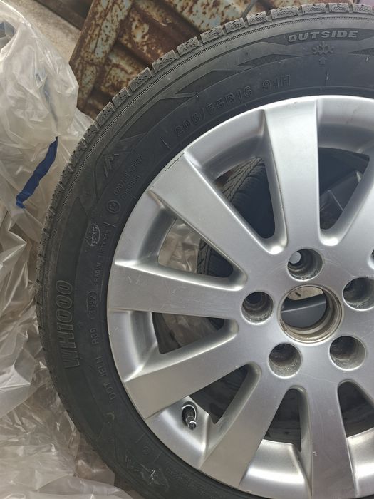 Vând set 4 roți complete Volkswagen jante aliaj R16 cu anvelope M+S