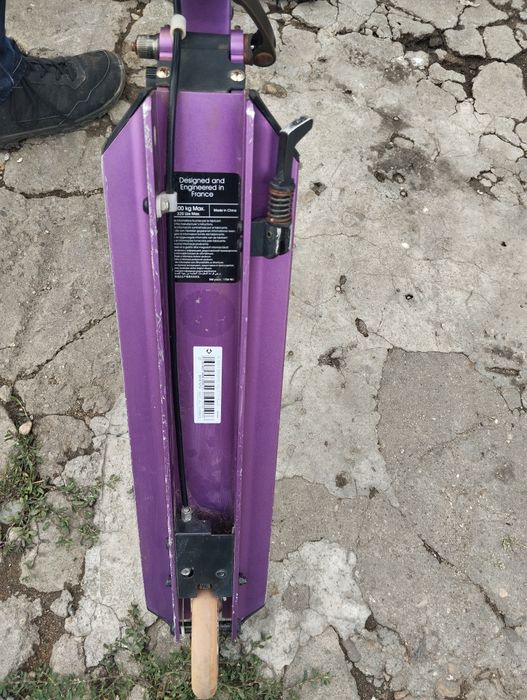 Vând  Trotineta pentru copii vârstă 6-9 ani