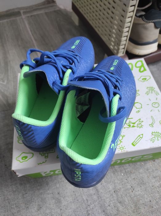Adidași fotbal mărimea 35