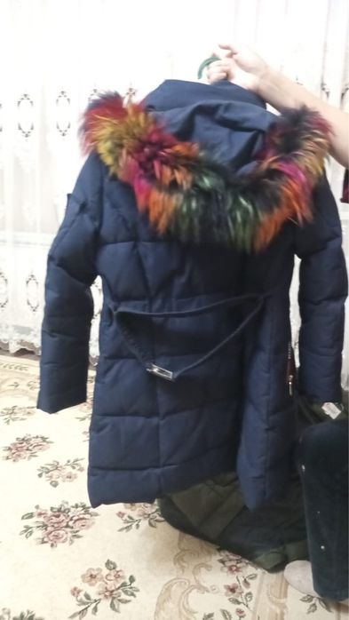 Продам теплый пуховик на девочку
