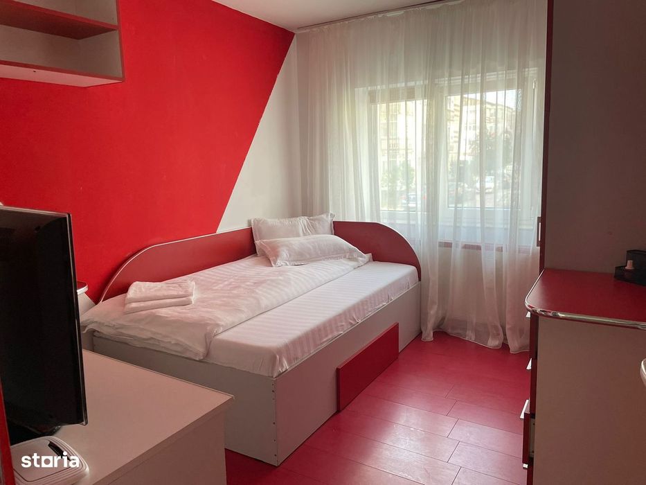 Apartament cu 3 camere de închiriat în Curtea de Argeș.