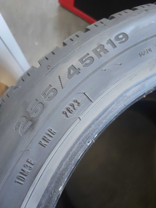 2бр. зимни гуми 255/45/19 Dunlop