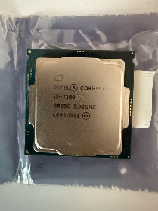 Vand procesor Intel I3-7100