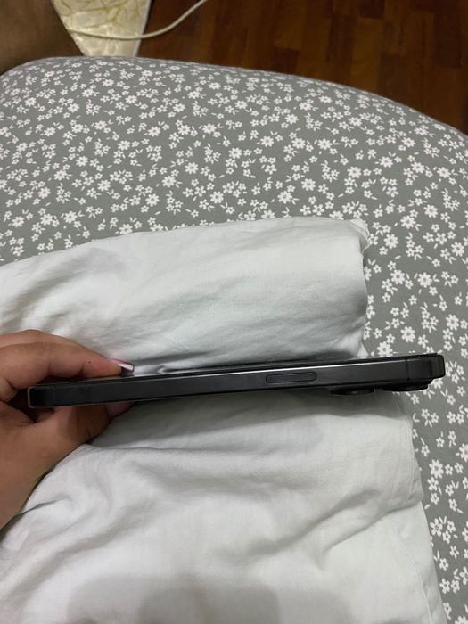 Vând IPhone 15 Pro Max