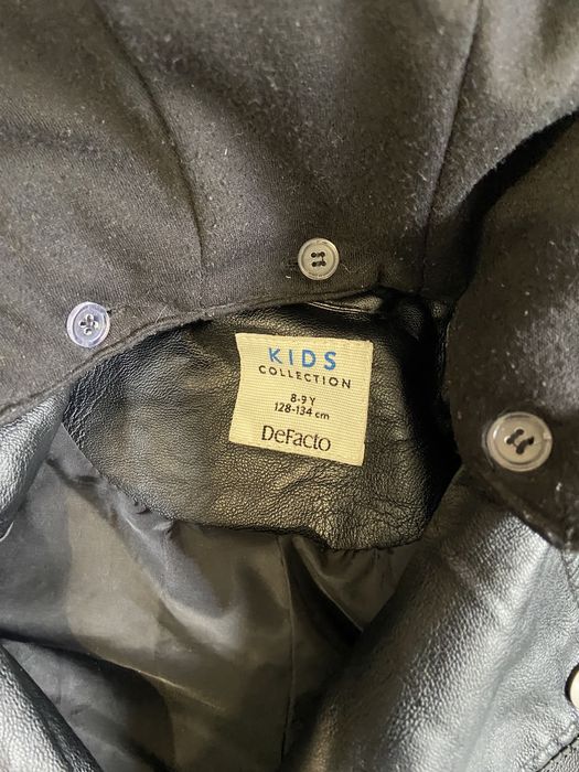 Продам кожаную куртку на 7-9 лет