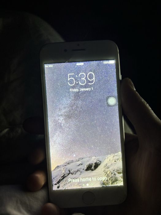 Vand iphone 6s rose pentru piese/reparație