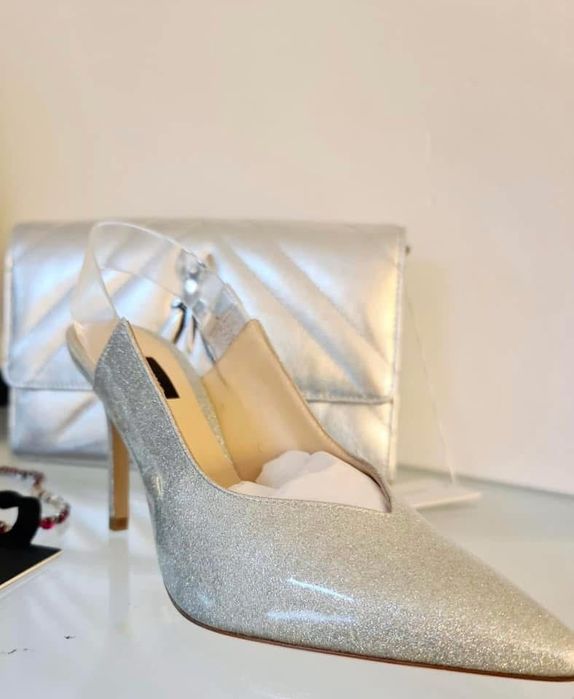 Pinko кожени сандали