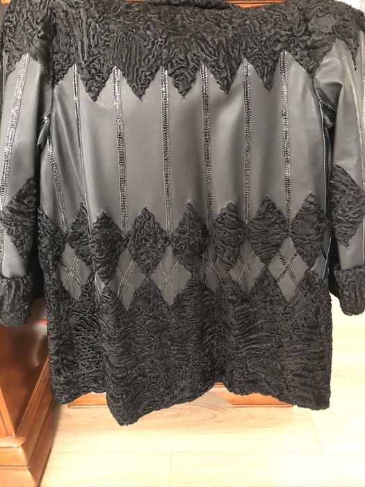 Haina astrahan negru in combinatie cu piele, dama, marimea 50-52