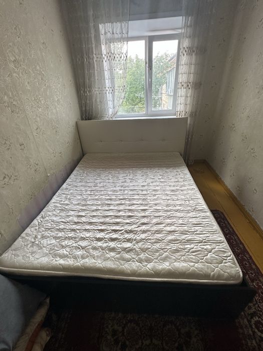 Продам  двуспальную кровать