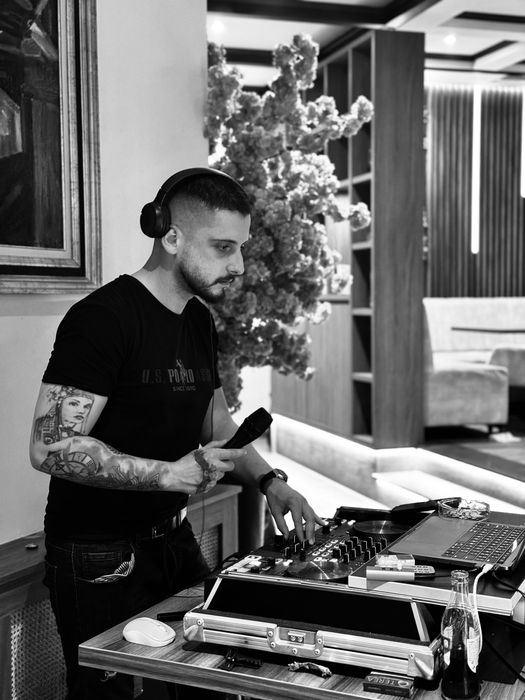 DJ Gandev. Доказан избор за всяко парти !