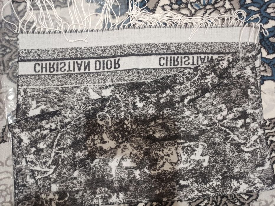 Шарф сотилади йенги