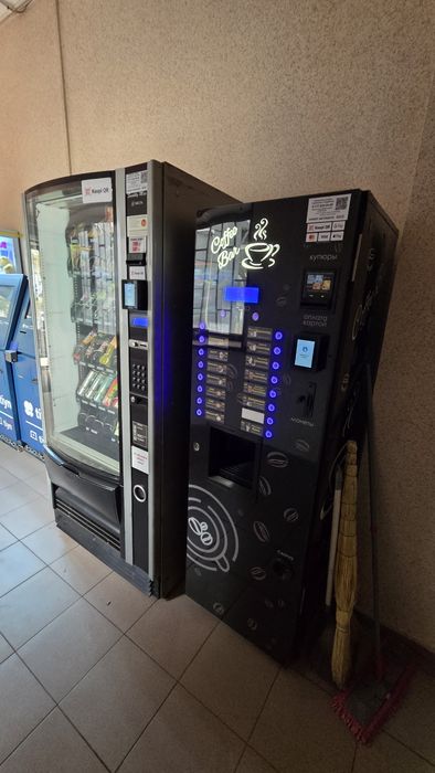 Кофейный и снек аппарат Necta