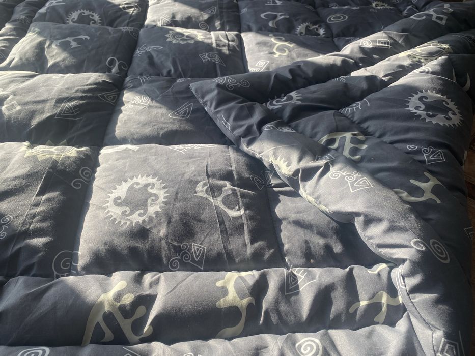 Верблюжье одеяло. Түйе жүн көрпе