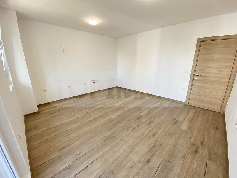 Продава се Двустаен апартамент в Варна, м-т Пчелина - 57 кв.м за 1665 €/кв.м - Снимка #3