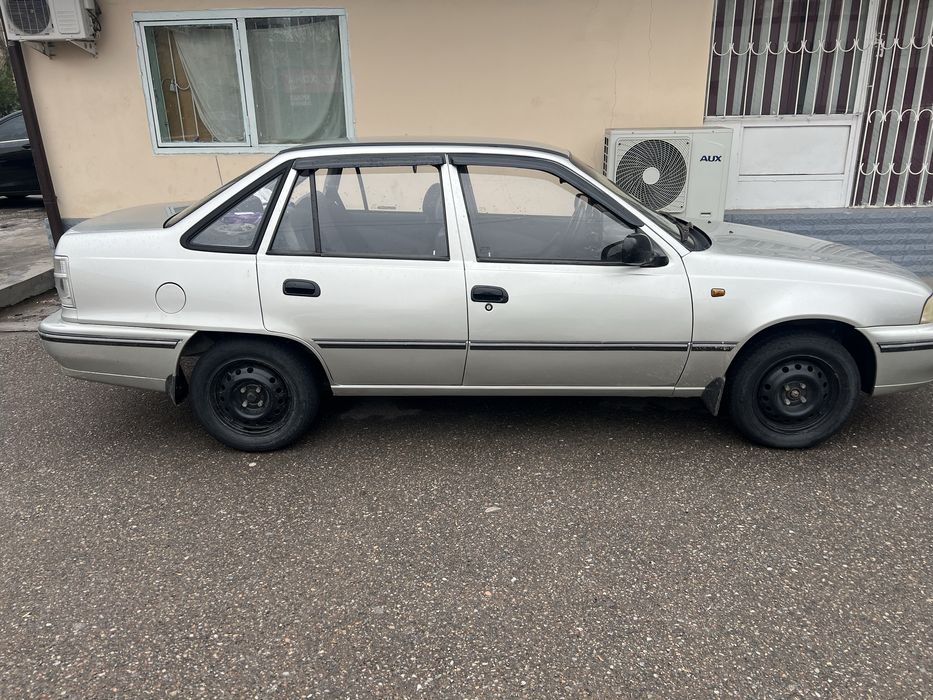 Проется машина Нексия