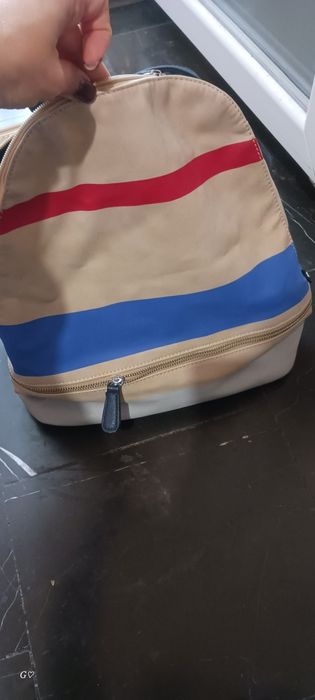 Дамска раница...