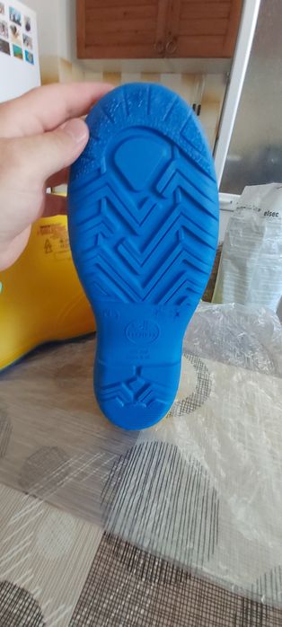 Диелектрични боти и ръкавици  до 20 кВКВ