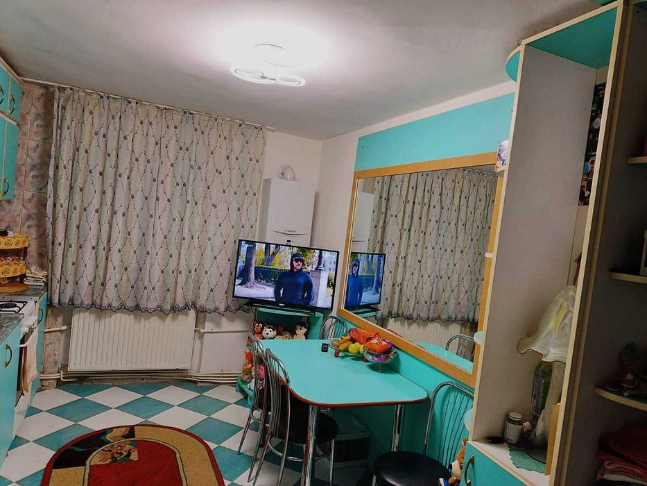 Proprietar vinde apt. spațios cu 3 camere