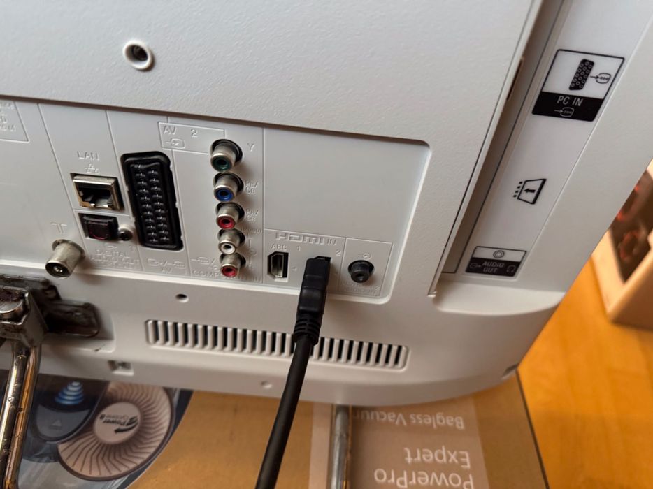 Телевизор Sony 24” инча бял