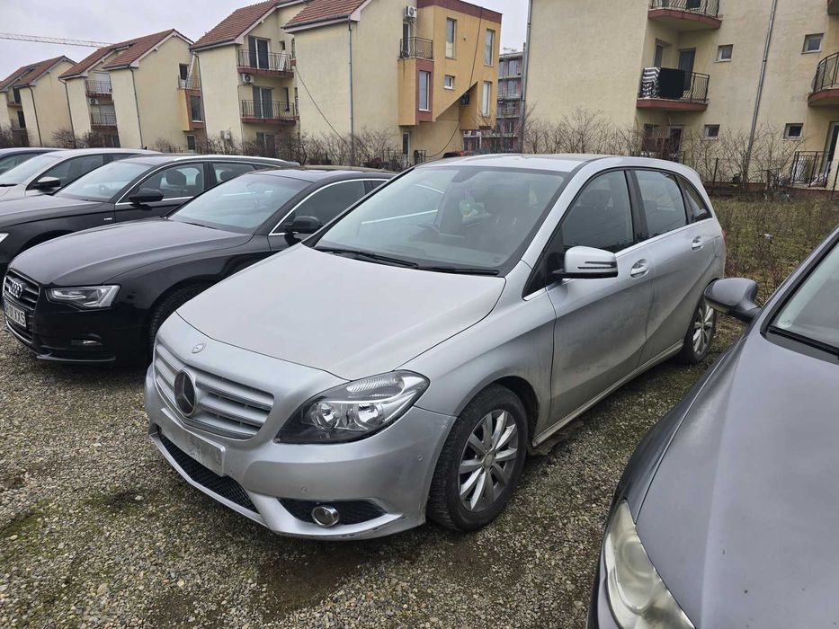 Dezmembrari dezmembrez Mercedes B-Class 1.8 CDI cod motor OM651901