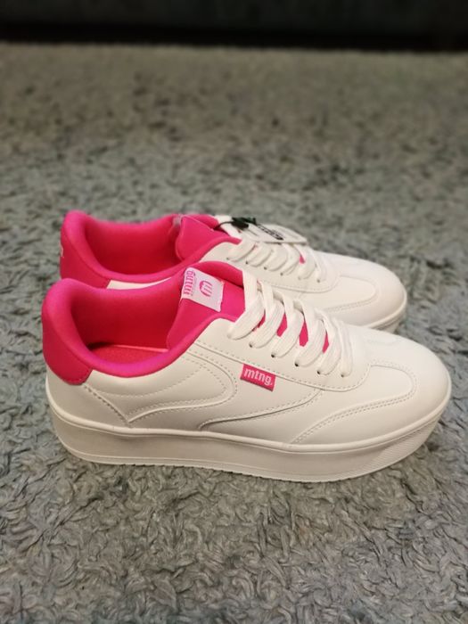 Дамски сникърси Mustang (Mtng)