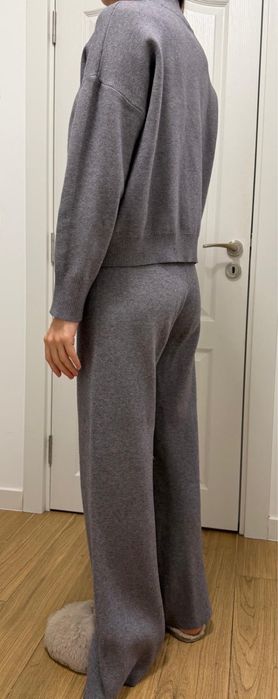 Плетен топъл костюм от италианската марка Lara