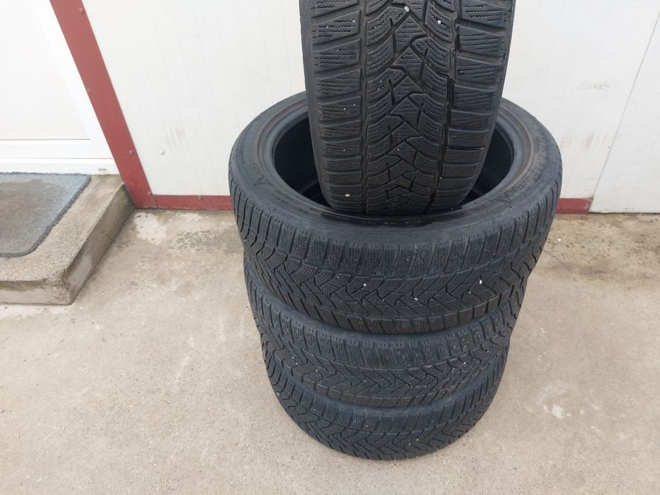 125 lei bucata! Set anvelope M+S/IARNA 225 40 r18 Dunlop