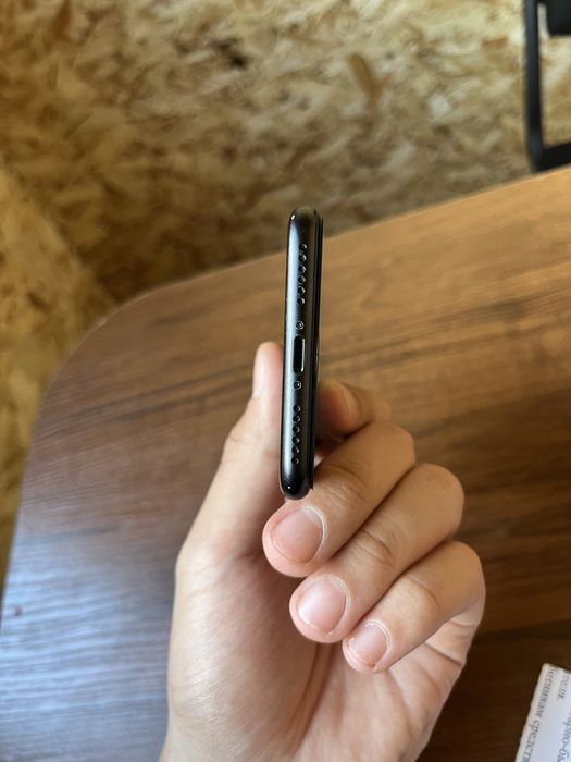 Продается айфон 7