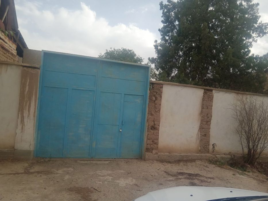 Касби сентири дустлик махаласида қурилиши тугаланмаган турар жой сотил