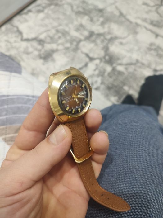 Slava часовник автоматик работи перфектно.