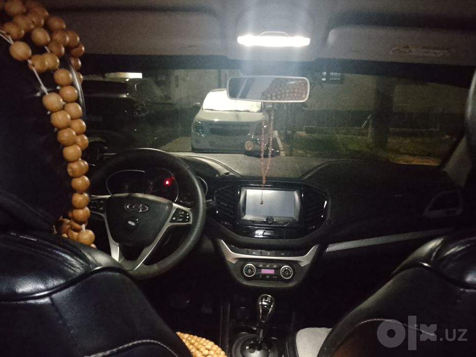 Тезда сотилади Lada sw cross