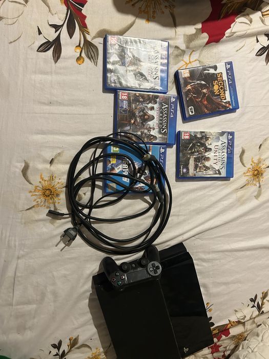 Vand ps 4 in starea foarte buna
