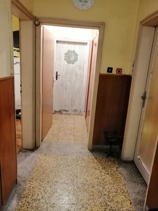 Продава се Тристаен апартамент в Стара Загора, Център - 85 кв.м за 1048 €/кв.м - Снимка #3