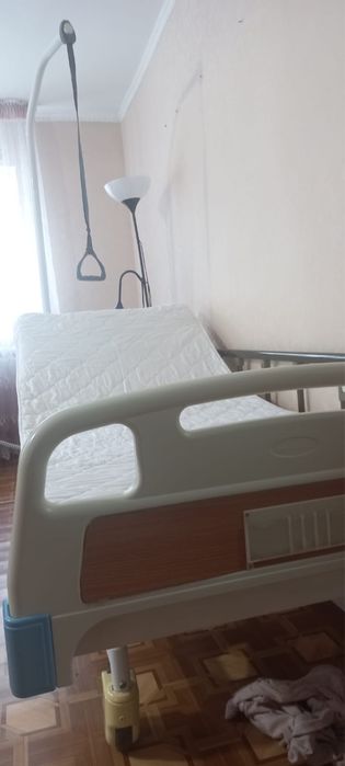 Медецинская кровать