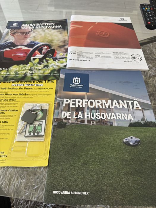 Husqvarna TC342t tractoras tuns iarba