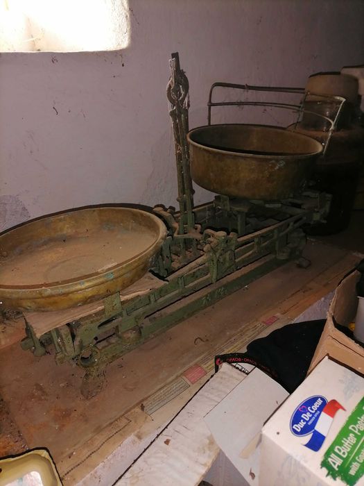 Ръчна Везна, 100 годишна.