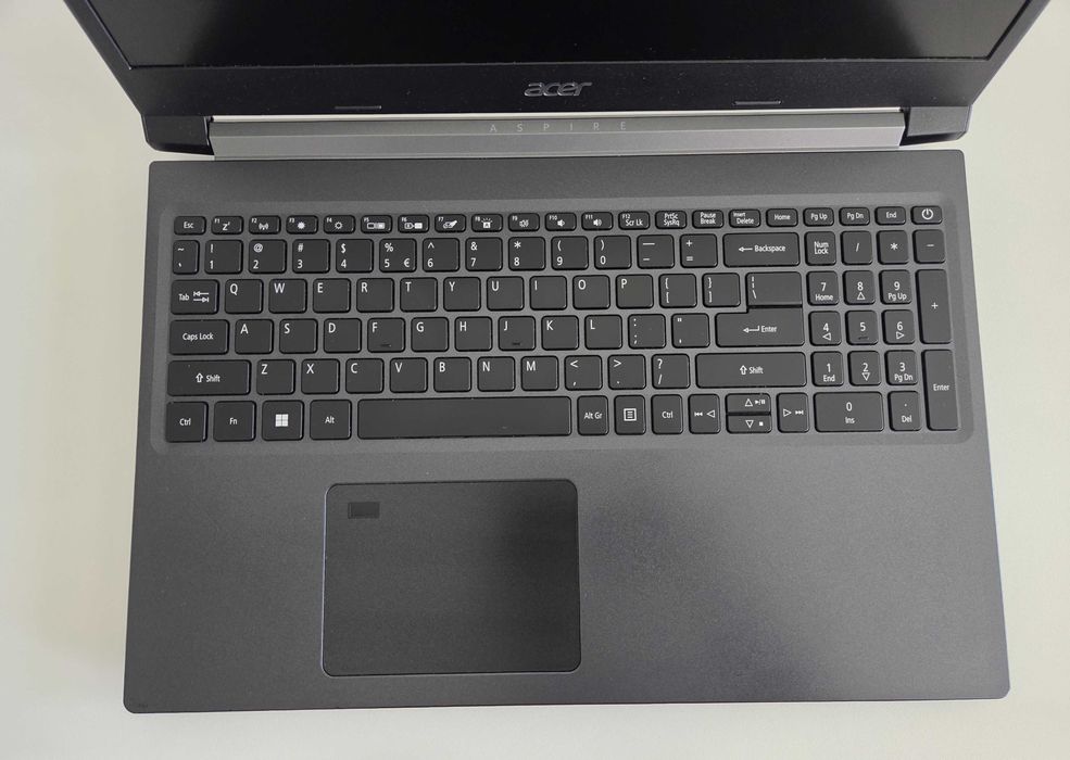 Acer Aspire 7 A715