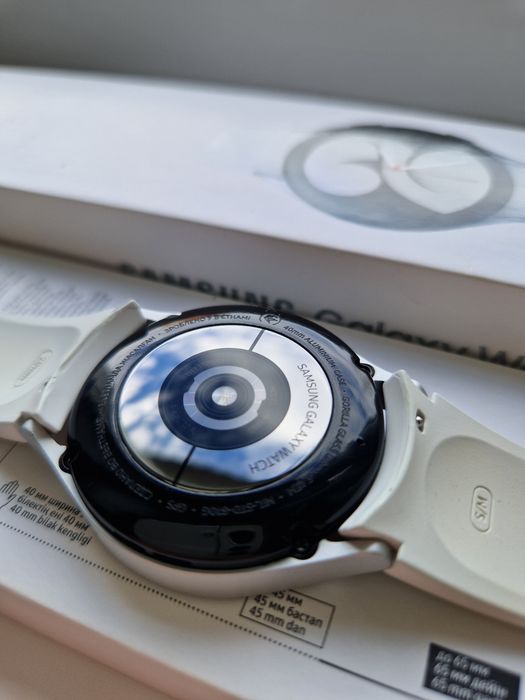 Часы Samsung Galaxy Watch 4 40 мм