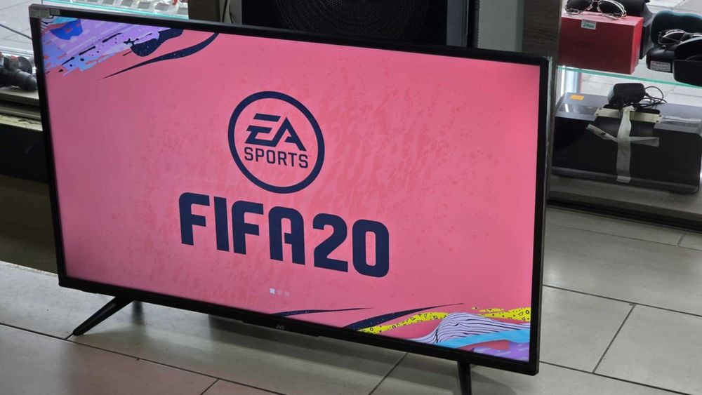 Sony PlayStation 4 Slim Jet Black 500GB + 1бр Контролер и FIFA 20