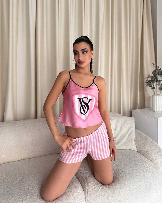 Дамски комплекти VS. Размери S, M, L, XL