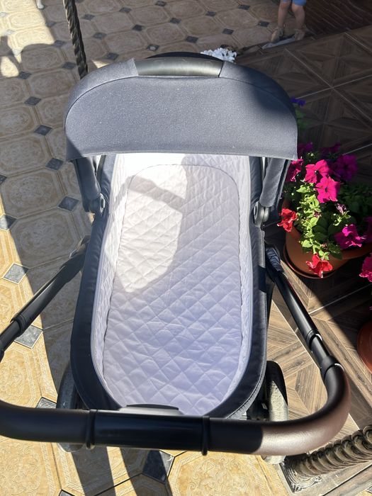 Продам коляску 2 в1