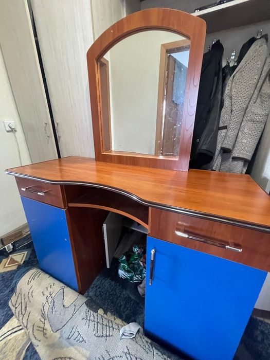 Мебель ,тумба с сзеркалом