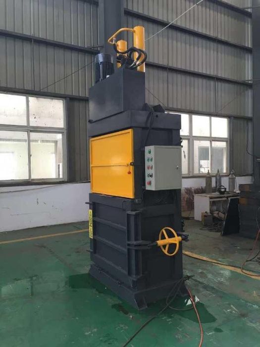 Гидравлический пресс для макулатуры, пэт бутылок и другого вторсырья