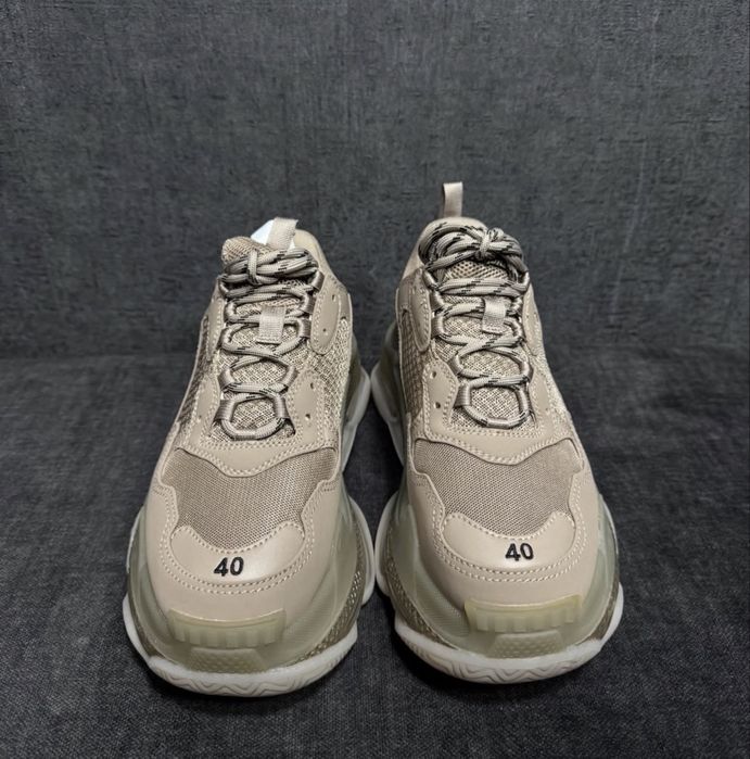 Balenciaga triple s bej