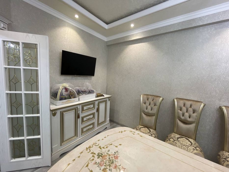 zal mebeli ideal holatda