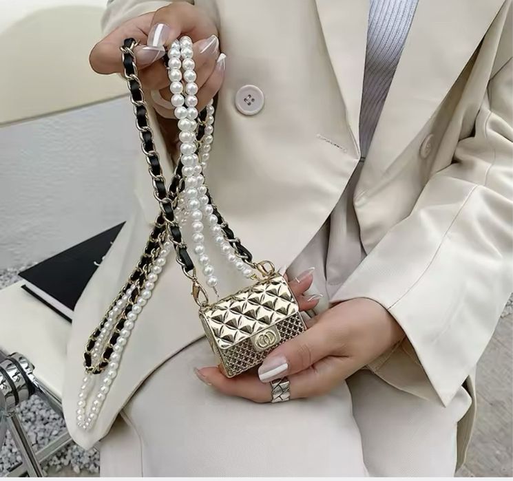 Малка чантичка-аксесоар