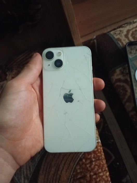 Vând /schimb iPhone 13