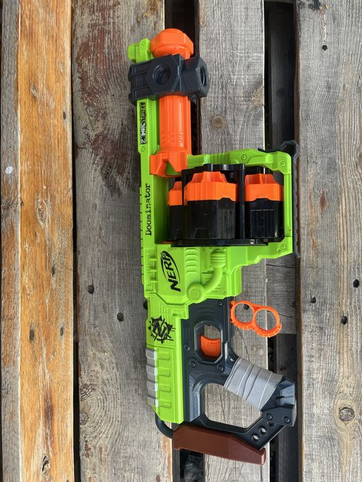 Продаю бластеры Nerf
