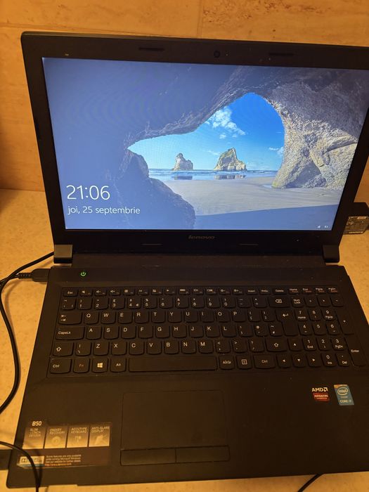 Laptop Lenovo cadou geanta pentru laptop