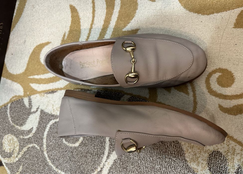 Женские кроссовки